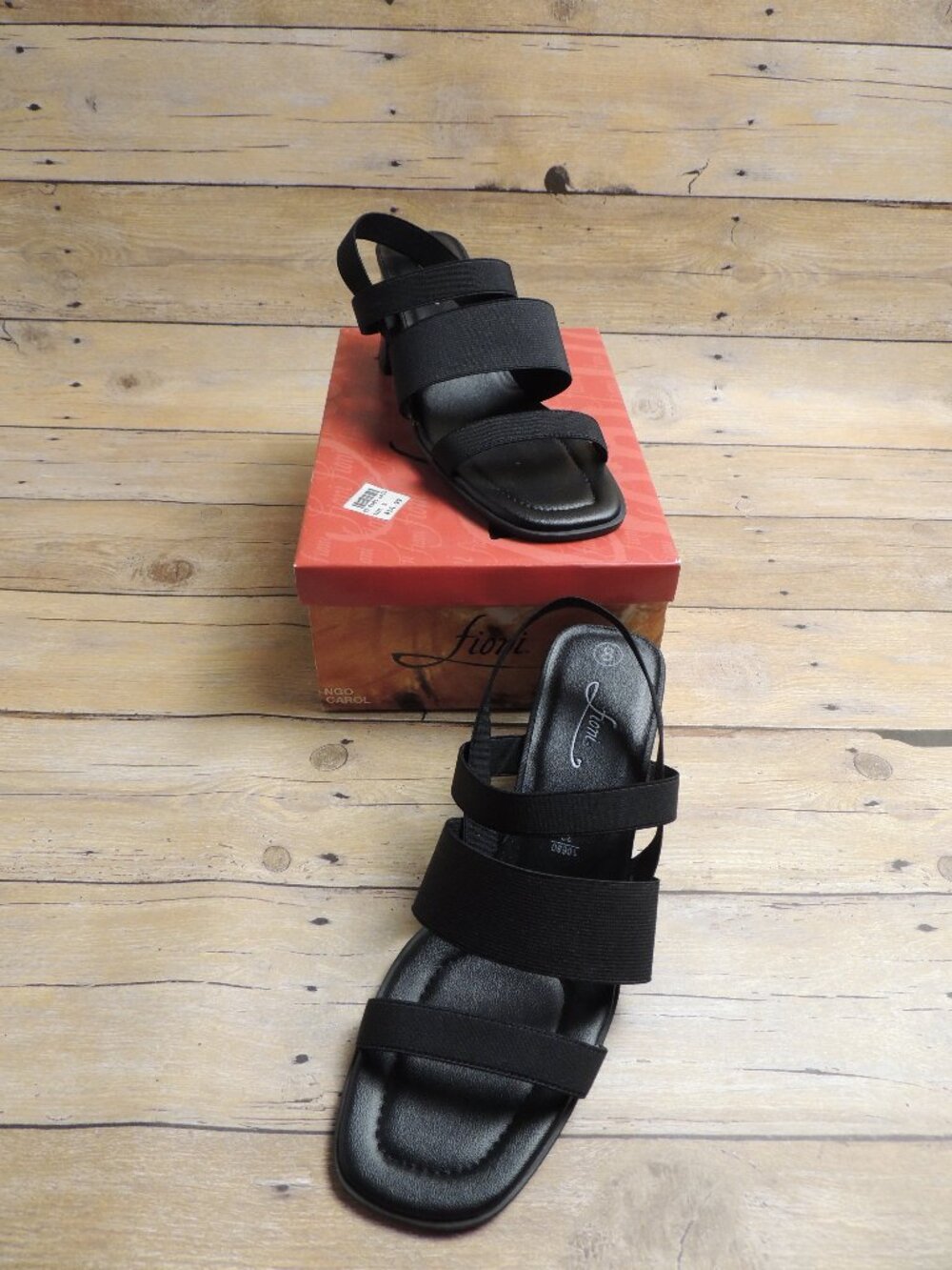 Vintage Fioni Black Elastic Strappy Kitten Heels Sandals Size 8 NIB
